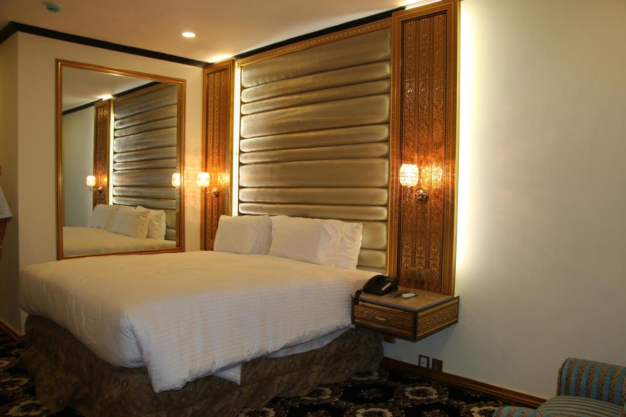 Indus Hotel Hyderabad Esterno foto