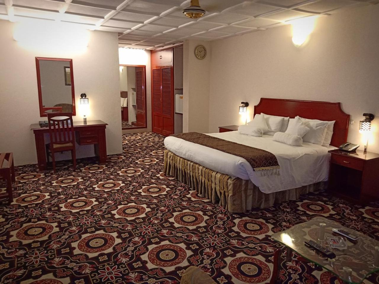 Indus Hotel Hyderabad Esterno foto