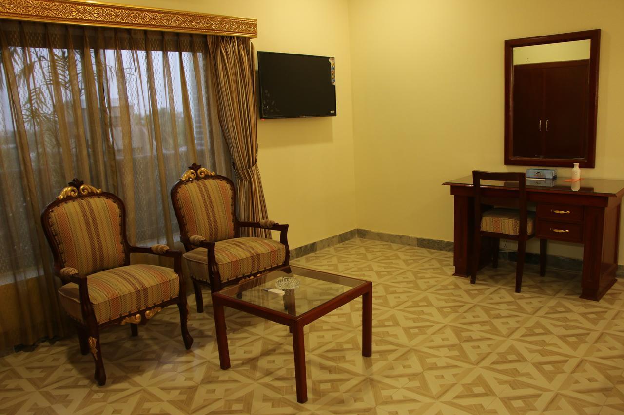 Indus Hotel Hyderabad Esterno foto
