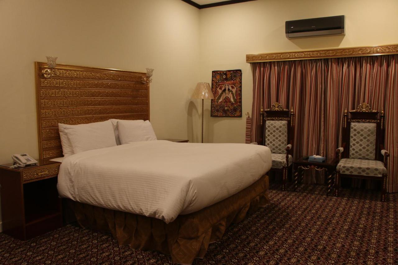 Indus Hotel Hyderabad Esterno foto