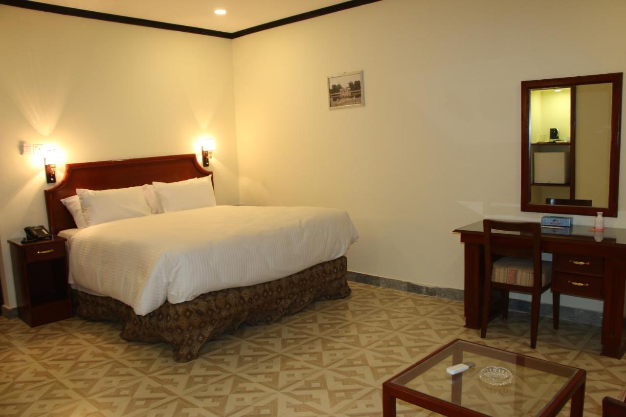 Indus Hotel Hyderabad Esterno foto